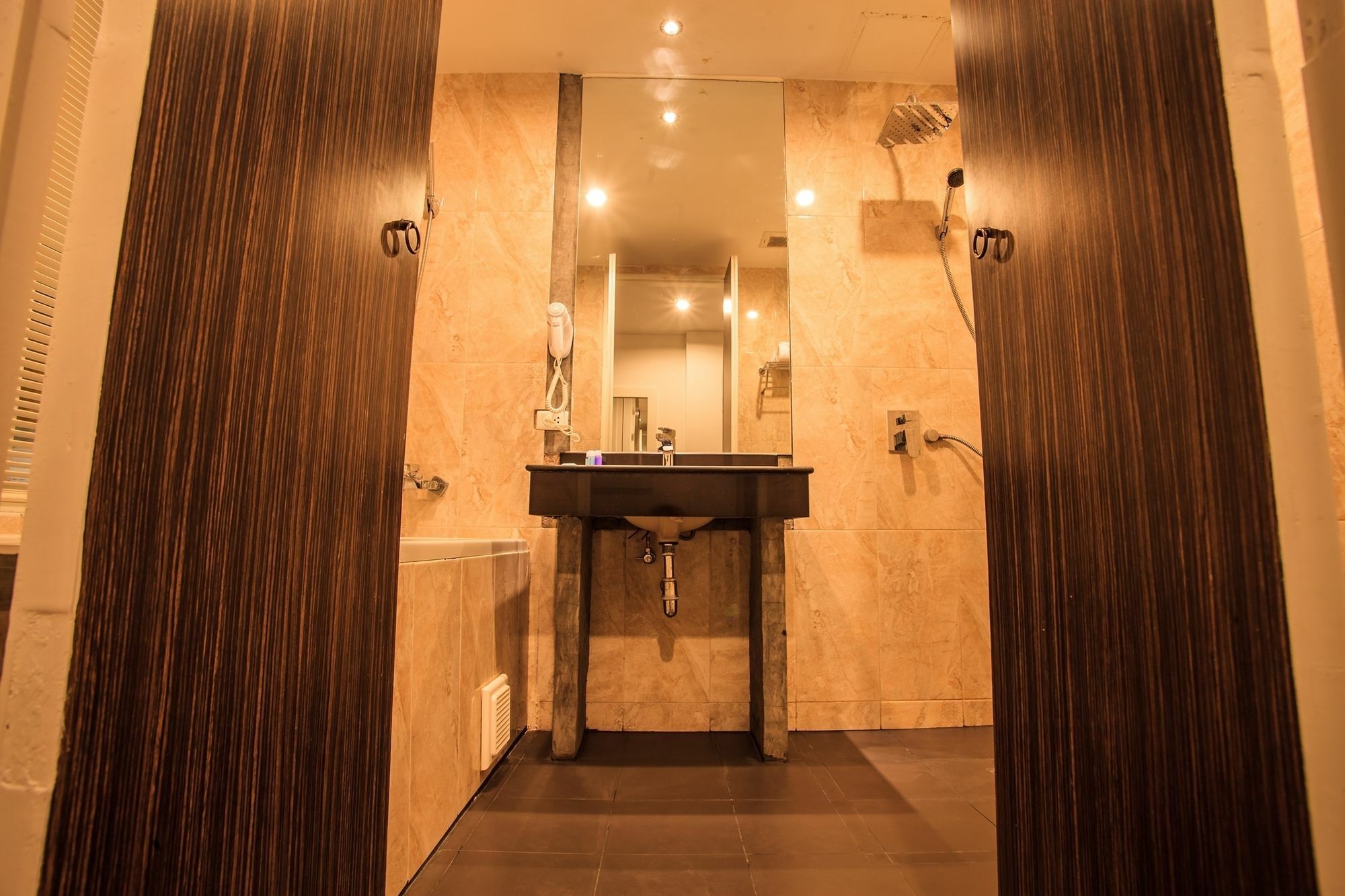 Paksaa Boutique Hotel Patong Εξωτερικό φωτογραφία